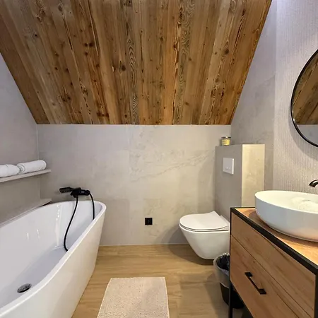 Apartski 18d 公寓 *